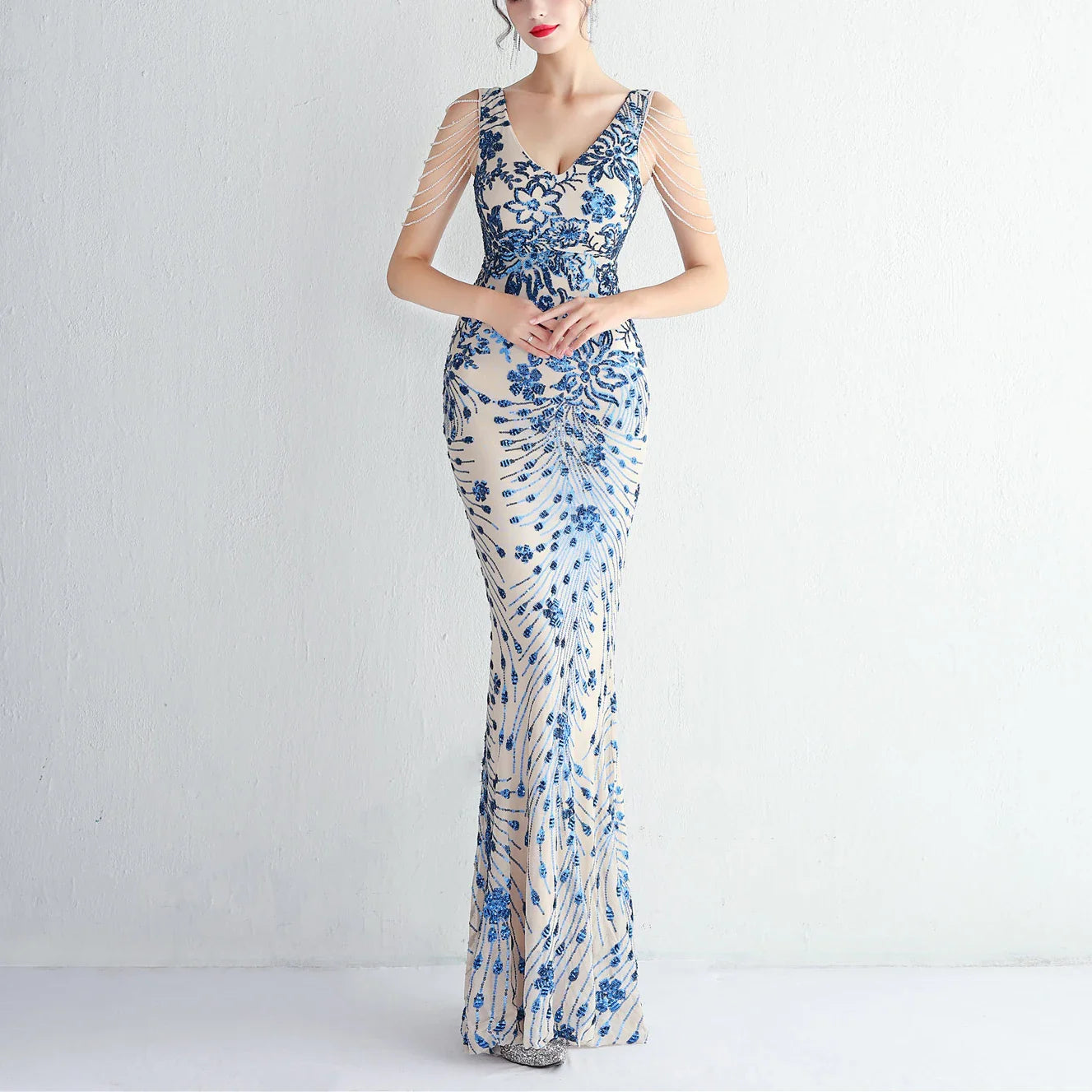 Sexy V-neck Sleeveless Dress with Stones and Crystals Fashion Sequins Tassel Elegant Women Party Dresses High Waisted Long Dress